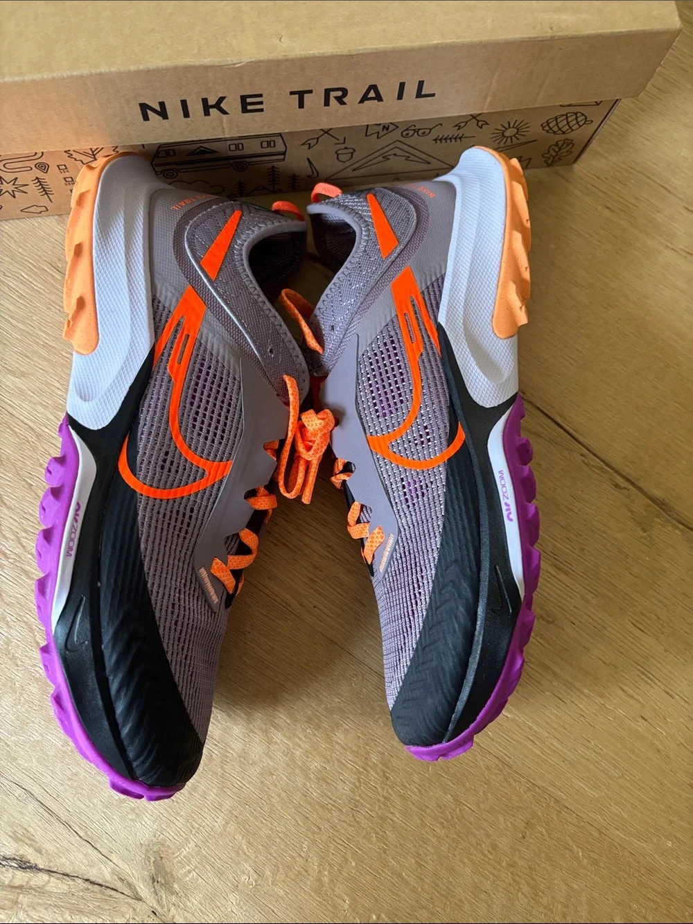 Nike Air Zoom Terra Kiger 8 Trail Runners New in box